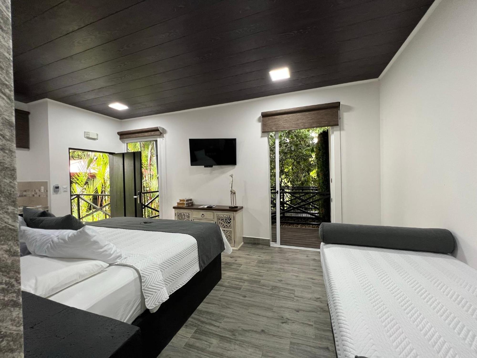 Hotel Boutique Casa Del Rio La Fortuna Екстериор снимка